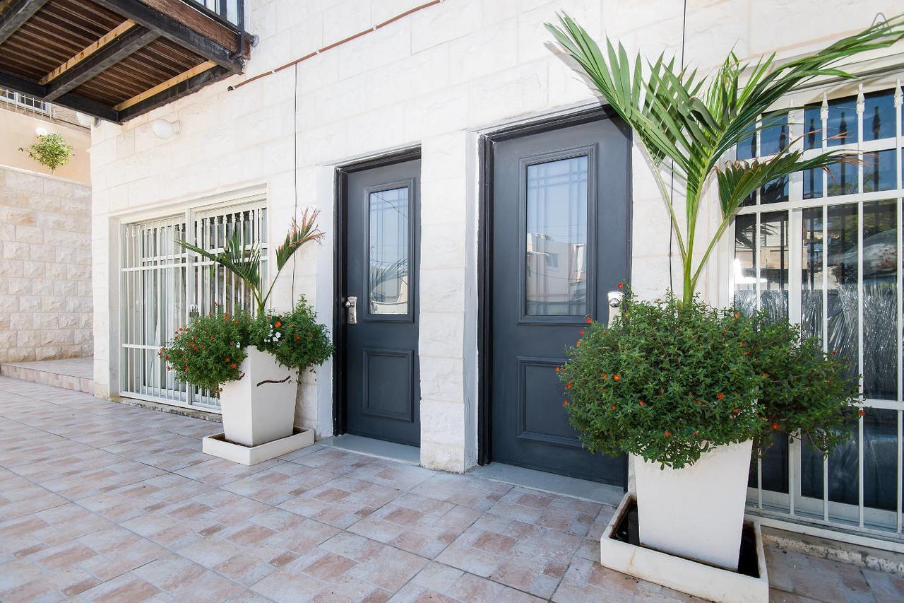 Casa De Aharon Apartments Haifa Exterior photo