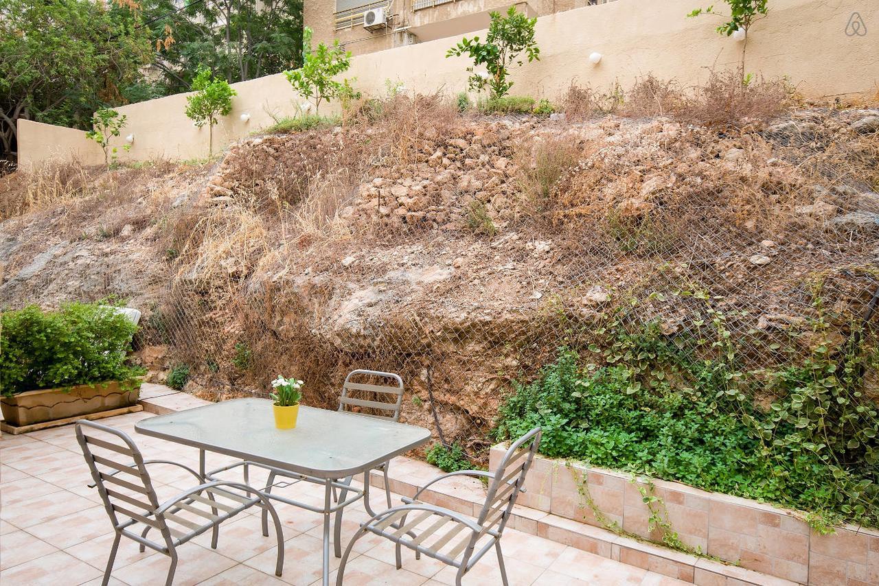 Casa De Aharon Apartments Haifa Exterior photo